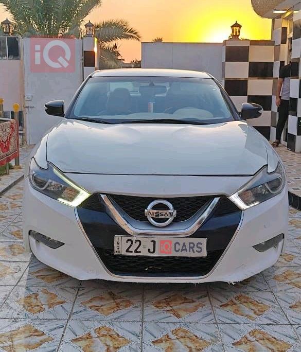 نيسان ماكسيما